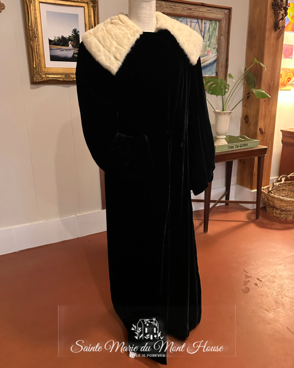 1940s Black Velveteen Floor Length Evening Coat with White Rabbit Fur Collar